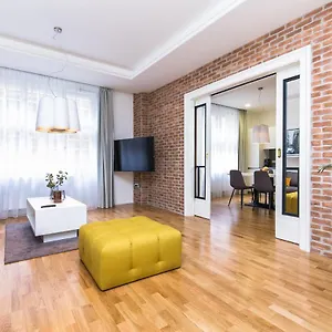 https://unique-old-town-apartments-at-palace-dlouha.praguehotelsweb.com