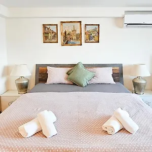 https://apartman-praha-brevnov.praguehotelsweb.com